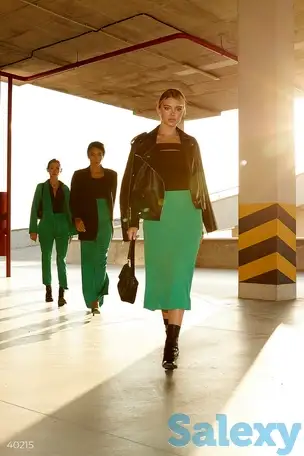 Стильная юбка зеленого цвета, фотография 1