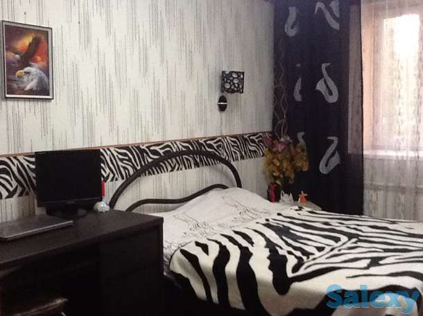 Сдам комнату (20 кв.м+лоджии)в 3-х ком.в доме бизнес.в центре, 2-м девушкам, женщине, фотография 1