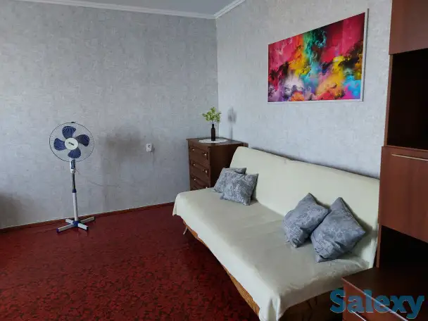 ПОСУТОЧНО 1-комнатная(полуторка) квартира ул. планировки г.ЛИСАКОВСК, фотография 2