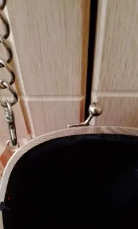 Сумка с ручной вышивкой и фермуаром, фотография 2