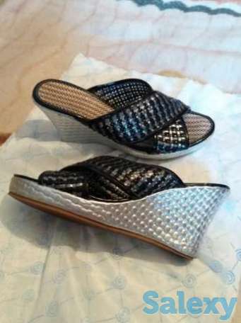 Серебристые шлёпанцы, фотография 1