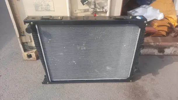 Радиатор охлаждения M3000 SHACMAN, фотография 1