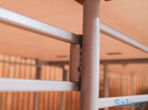 Стол-полутумба, фотография 2