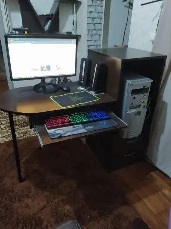 Продам компьютерный столик, фотография 1