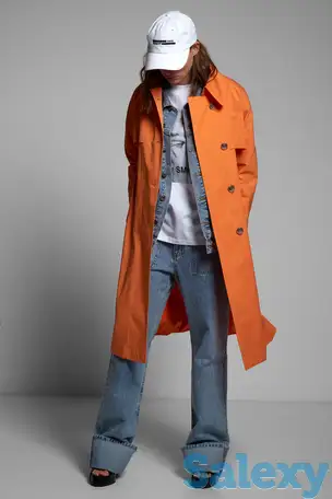 Тренч в оранжевом цвете с кокеткой vassa&co, фотография 1