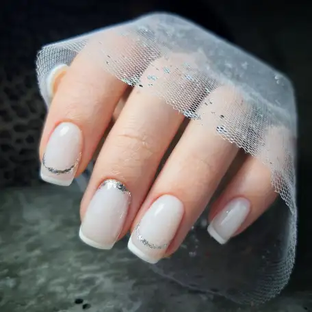 Маникюр, плетение волос, прически, фотография 9