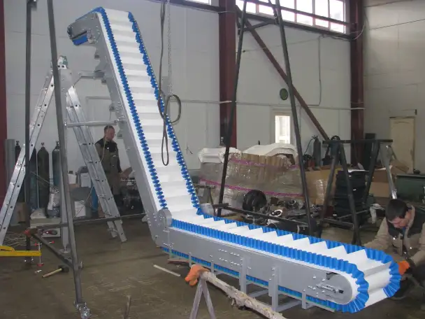 Конвейер ленточный с гофробортами, фотография 1