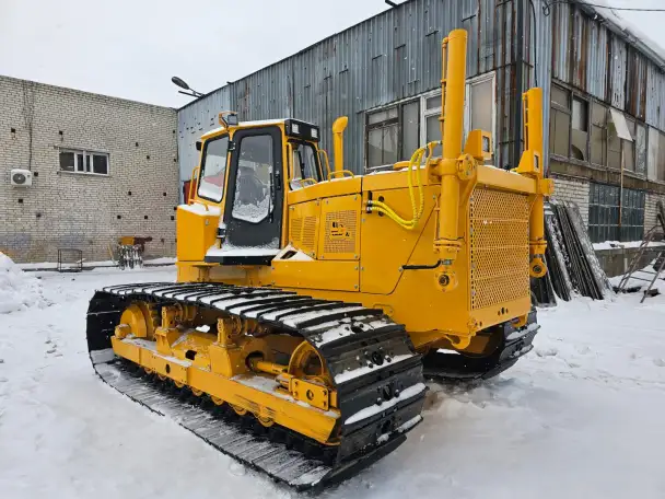 Tрaктоp c бульдoзерным оборудoваниeм Б 10 МБ, фотография 1