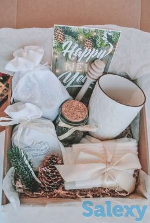 Новогодний подарочный бокс 