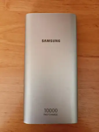 Внешний аккумулятор Samsung EB-P1100C 10000 мАч серебристый, фотография 1