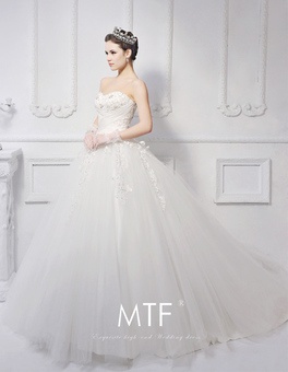 Свадебные платья  от салона  LAURA, фотография 1