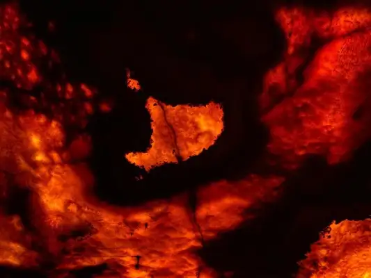 Плиты из оникса для хамама, каминов, обрамления стен, столешниц с подсветкой. Замеры и монтаж, опыт 20 лет, фотография 3