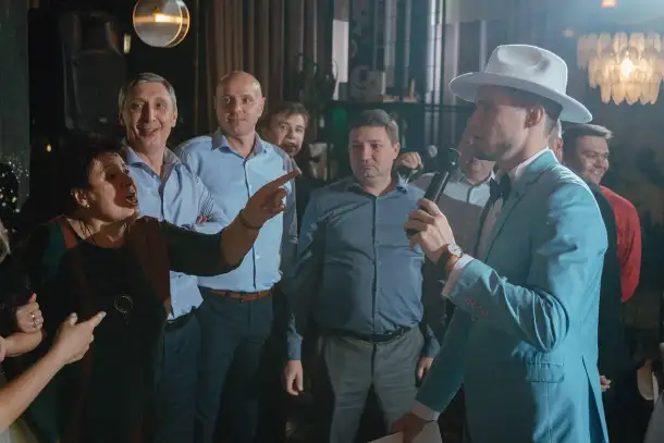 Ведущие Алматы Владимир и Елена Логиновы, фотография 2