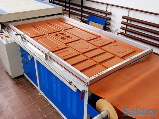 оператор на вакуумно-мембранный пресс, фотография 1