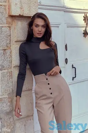 Боди с вырезом на плечо, фотография 1