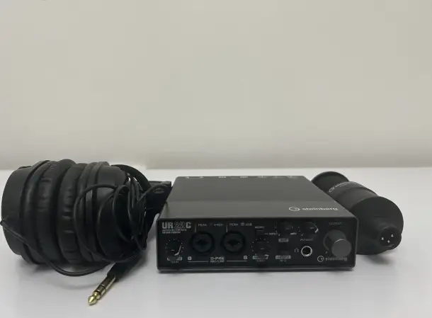 Микрофон внешняя звуковая карта студийные наушники, фотография 2