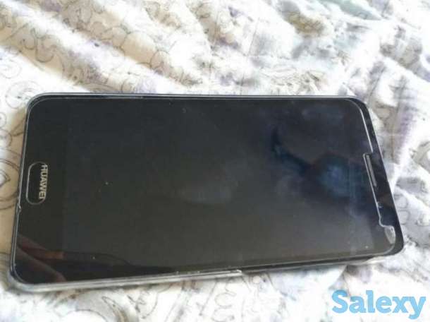 Телефон Huawei Y6, фотография 1