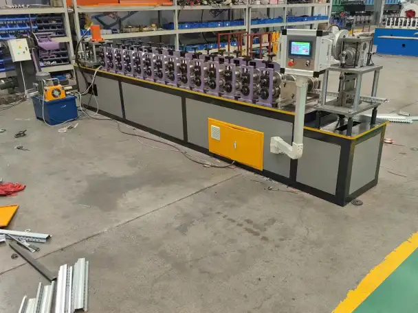 Линия для производства профиля вентилируемый прогон, фотография 1