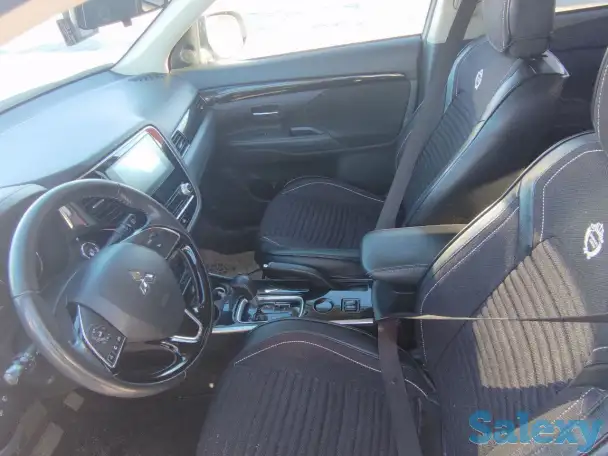 Mitsubishi Outlander 2020 г., фотография 8
