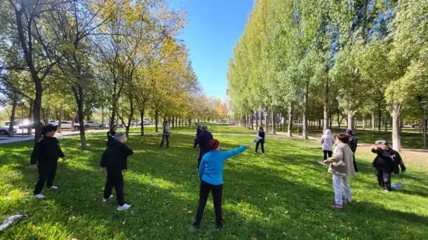 Занятия Цигун и Ушу по вечерам в Астане, в старом городе., фотография 1