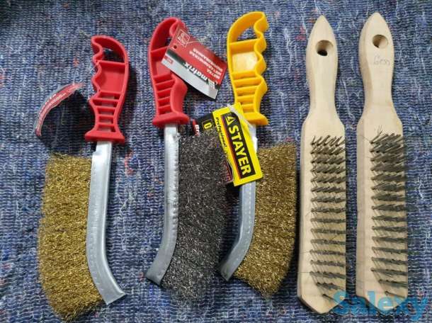 Щетка металлическая оцинкованная, дерев и пластиковая ручка MATRIX, фотография 1