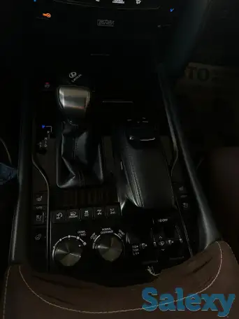 LEXUS 570.  2018 год, фотография 17