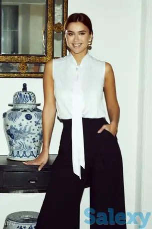 Белая атласная блуза с завязками, фотография 1