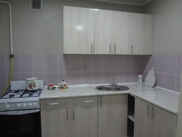 рядом Море. Пляж песчаный, парк. 2х комн.кв. 2 мкр 21 дом посуточно, фотография 4