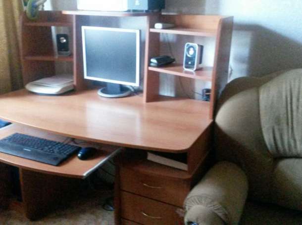 Компьюторный стол, фотография 3