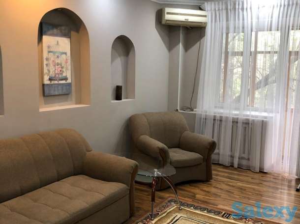 Сдам 2-х комнатную улучшенную квартиру район ЦУМа, фотография 1