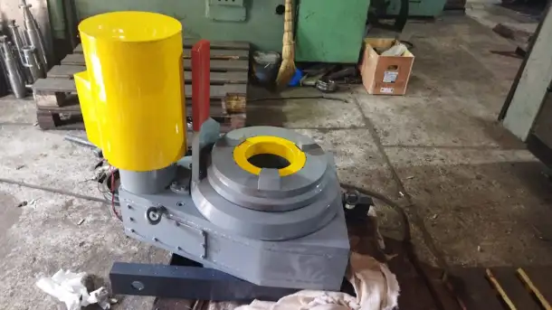 Труборазворот. Механизм для свинчивания и развинчивания бурильных труб РРБ-3000, фотография 2