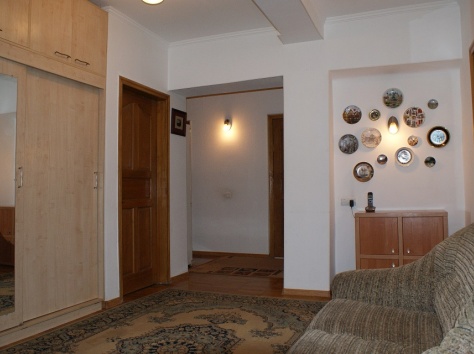 Продам 4-х комнатную квартиру в Алматы, Богенбайн батыра 187, фотография 9