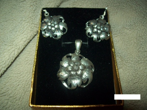 Серебрянные изделия, фотография 1