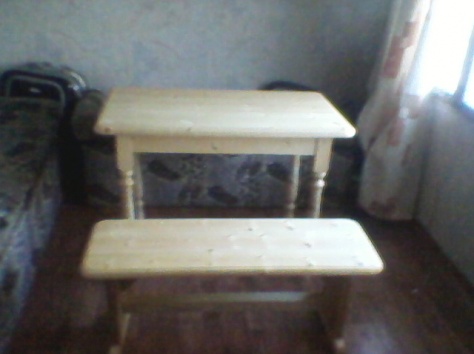Продам сосновый столик и скамейку к нему, фотография 2