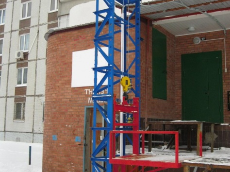 Консольный грузвой подъемник ТИТАН для магазина, фотография 2