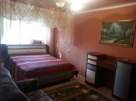 1ком посуточно квартира в Атырау, ул Азаттык 99а (около пл.электроники), фотография 1