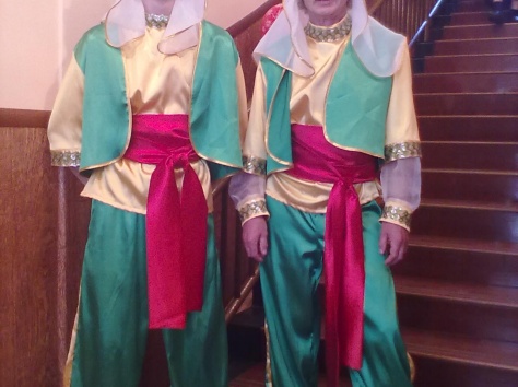 трон и сопровождение, фотография 1