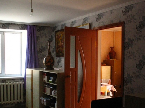 ПРОДАМ 2 КОМН КВАРТИРУ С РЕМОНТОМ, фотография 1