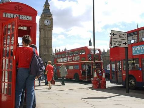 Красные телефонные будки из Англии, фотография 4