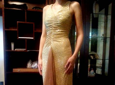 Шикарное вечернее платье, фотография 1
