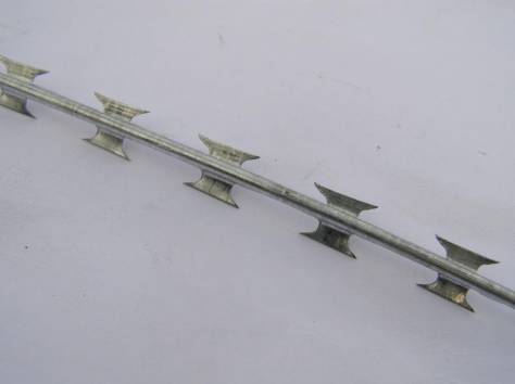 Спиральные барьеры «Егоза» (колючая проволока). , фотография 4