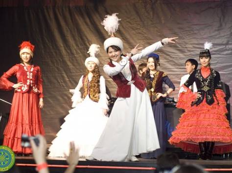 Ведущая,тамада (на русском языке),живая музыка,танцы(фото-видео), фотография 1