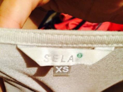 Кофта красивое, аккуратное от известной марки 