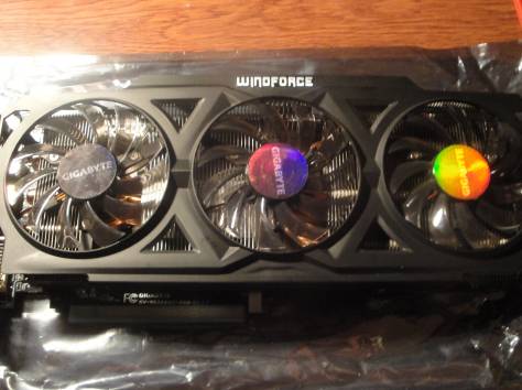 Radeon gigabyte R9. Отличная игровая видеокарта!, фотография 4