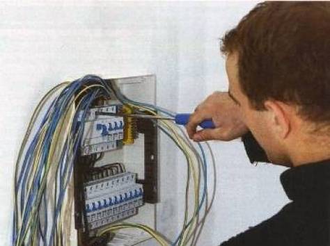 Электрик - электромонтаж, люстры, бра, софиты, розетки, фотография 1