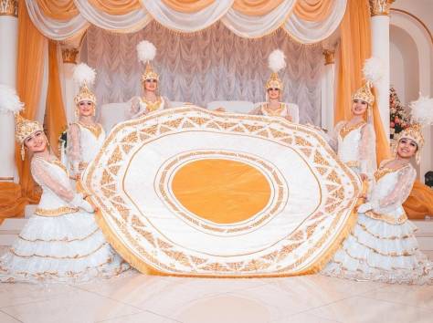 Вывод невесты с круглым Акжолом в Астане, фотография 1