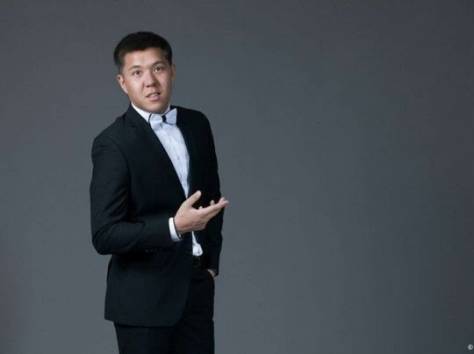 Ведущий Шоумен Айдар Курумбаев на новогодние корпоративы в Астане, фотография 1