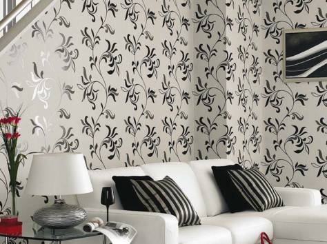 Нанесение обоев на стену, фотография 1