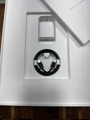 For sale iPad Pro 13 inch M4 256GB Space Black, Standard WiFi  5G Cellular Unlocked, фотография 3