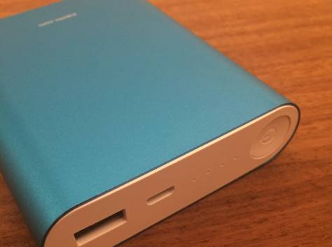 Аккумулятор для телефона Xiaomi на 10400 mAh - голубой, фотография 3